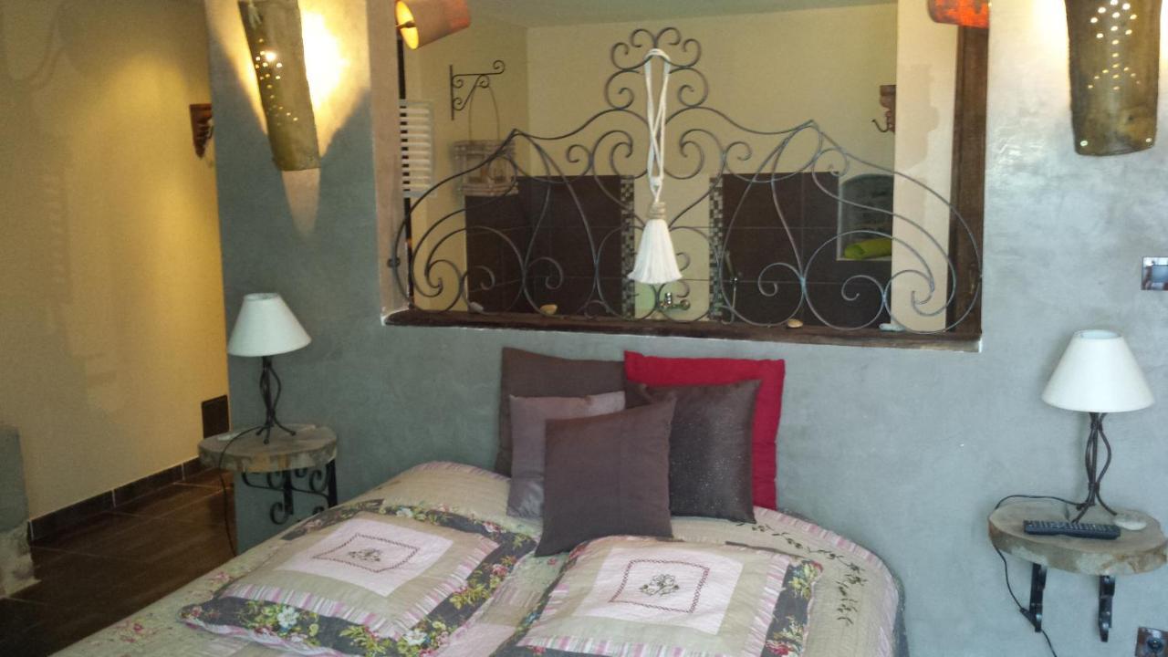 Chambres D Hotes ,Hotel ,Secret D'Une Nuit A Vicq Pres De Onnaing,Avec Piscine Quarto foto